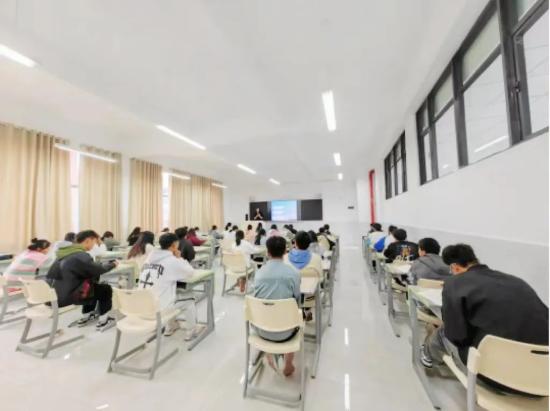 抓好 “ 第一课 ”，迈稳 “ 第一步 ”——昭通职业学院开展新学期教学巡查工作
